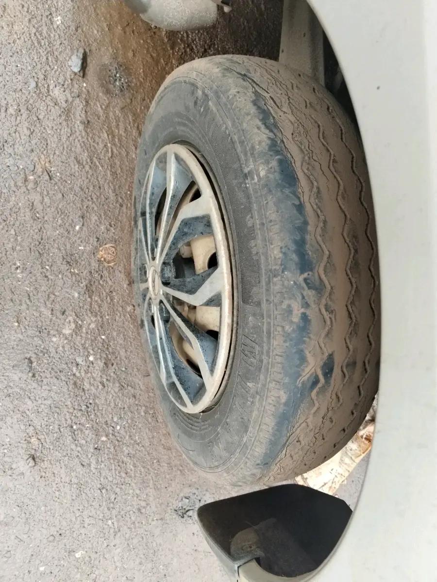 2019 Maruti Eeco 7 STR, Petrol, Manual, 56,670 km, tyre