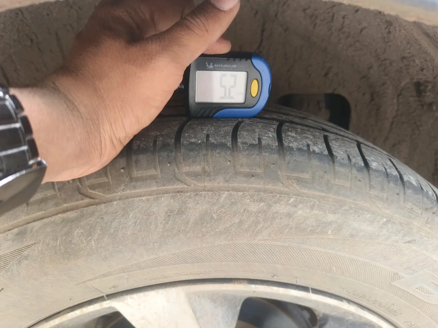 2019 Mahindra XUV300 W8 (O) 1.2 PETROL, Petrol, Manual, 1,26,424 km, tyre
