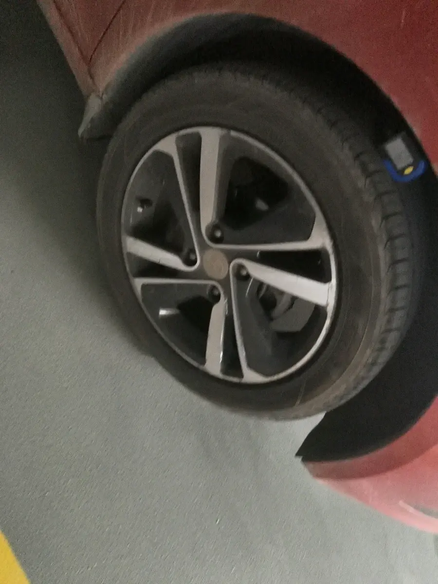2020 Tata ALTROZ XZ PETROL, Petrol, Manual, 98,665 km, tyre