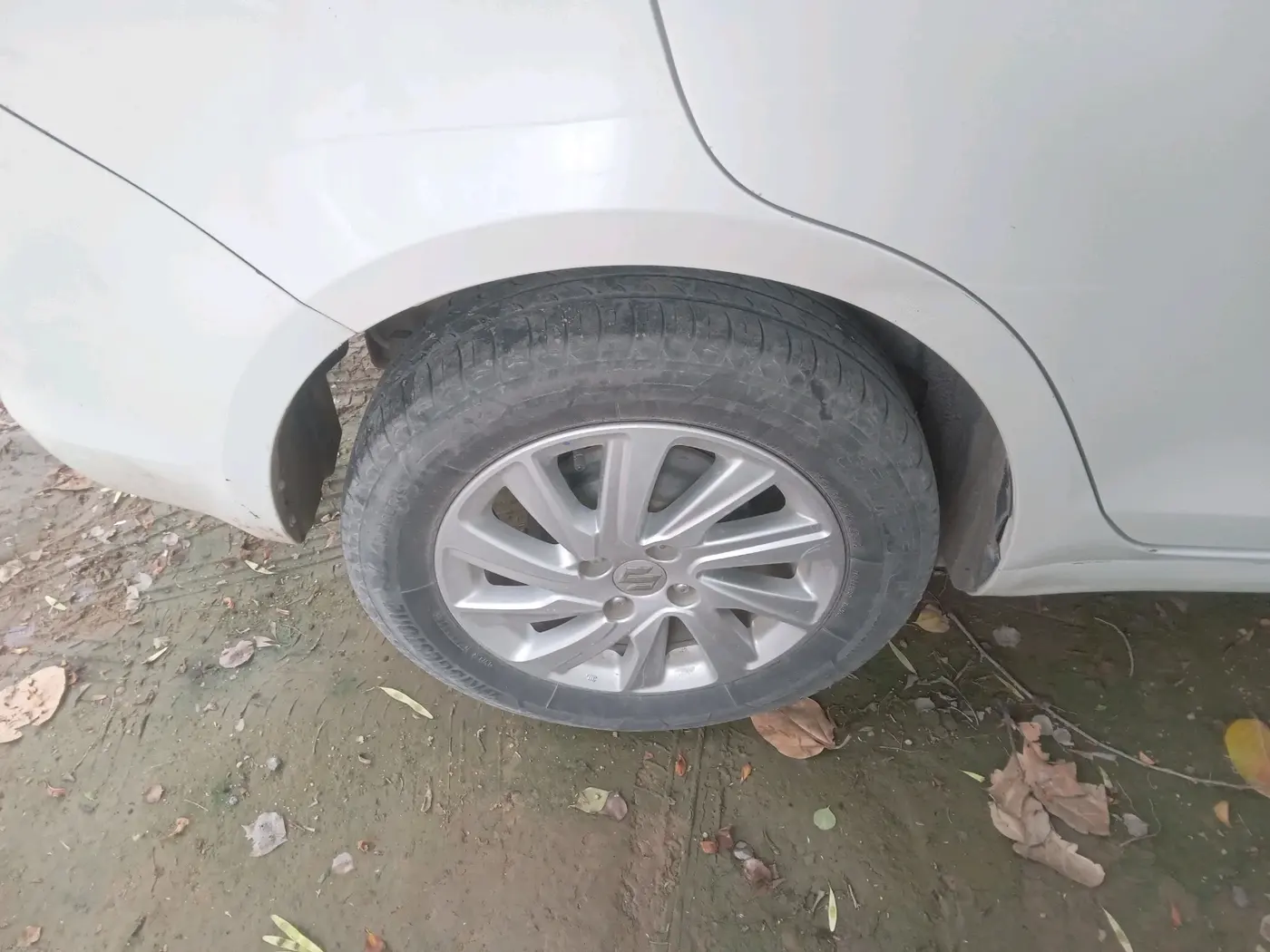 2016 Maruti Swift Dzire ZDI AMT, Diesel, Automatic, 1,33,568 km, tyre