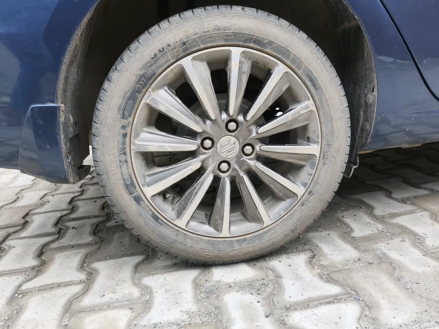 2018 Maruti Ciaz ALPHA  AT 1.5 SHVS PETROL, Petrol, Automatic, 27,140 km, tyre
