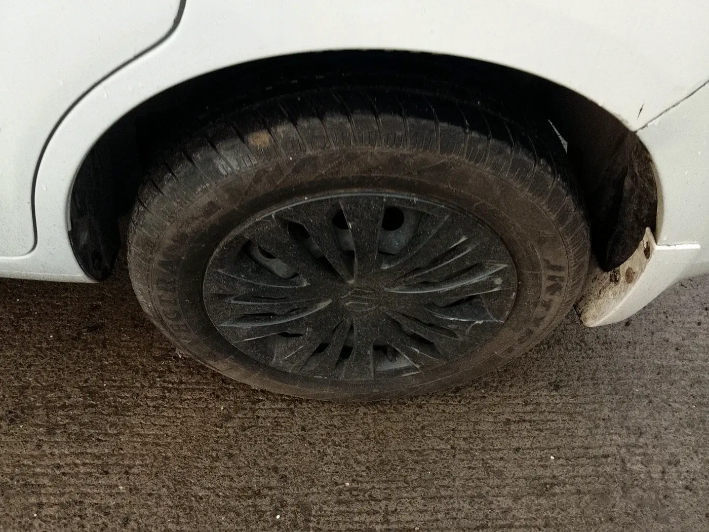 2015 Maruti Ertiga VXI CNG, CNG, Manual, 94,420 km, tyre