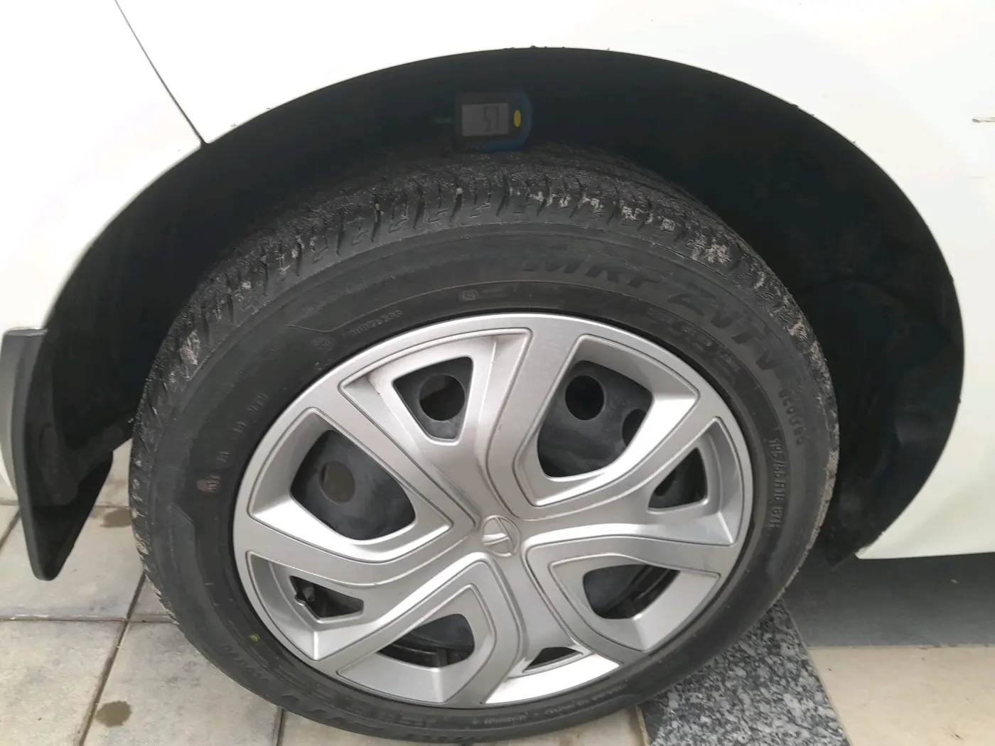 2021 Tata ALTROZ XM PLUS PETROL, Petrol, Manual, 59,123 km, tyre