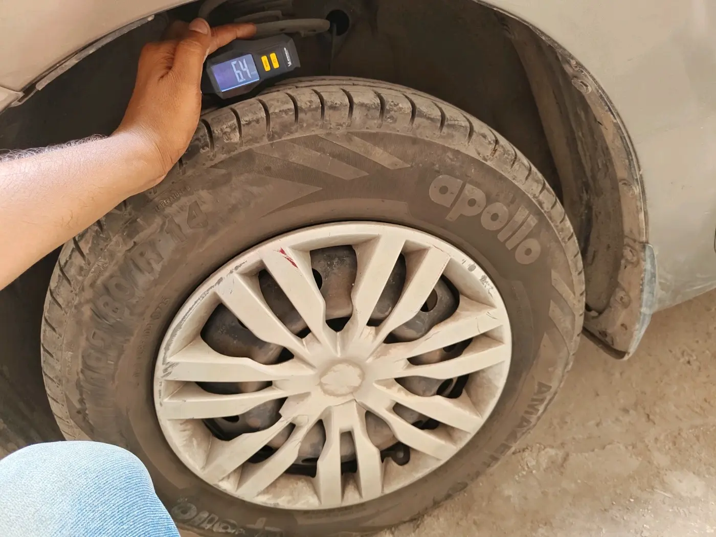 2018 Maruti Swift VXI, Petrol, Manual, 1,77,489 km, tyre