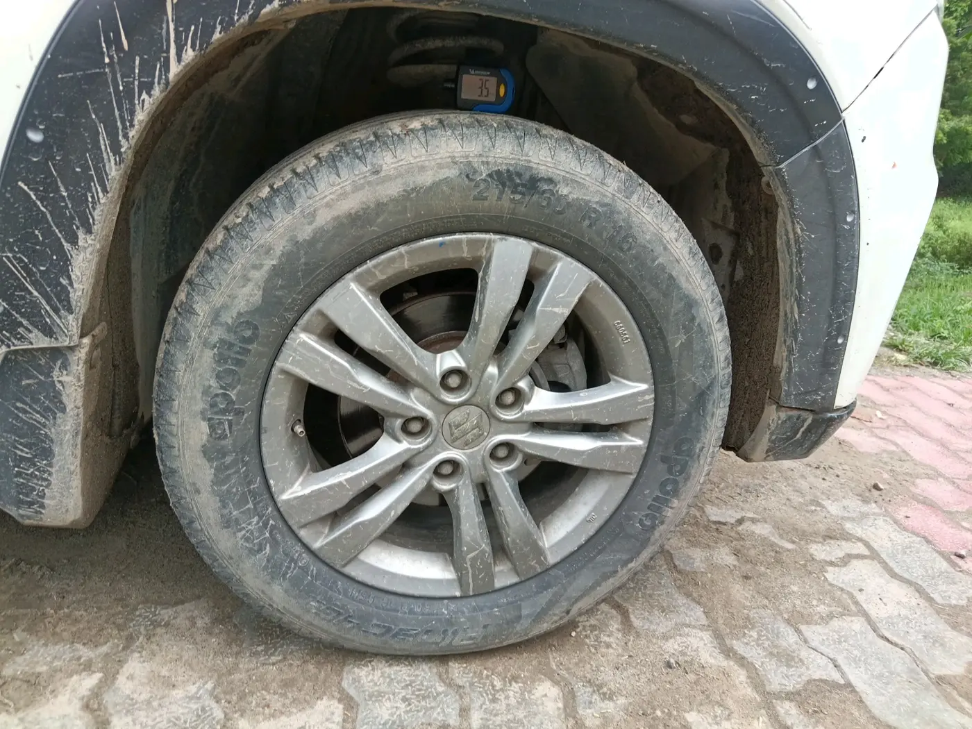 2017 Maruti Vitara Brezza ZDI, Diesel, Manual, 81,260 km, tyre