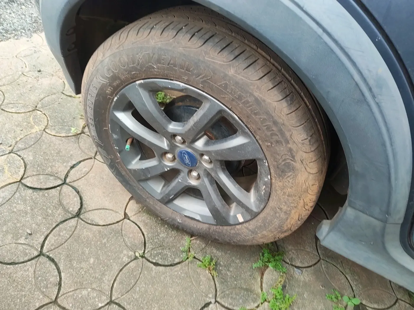 2018 Ford FREESTYLE TITANIUM 1.2 PETROL, Petrol, Manual, 2,00,000 km, tyre