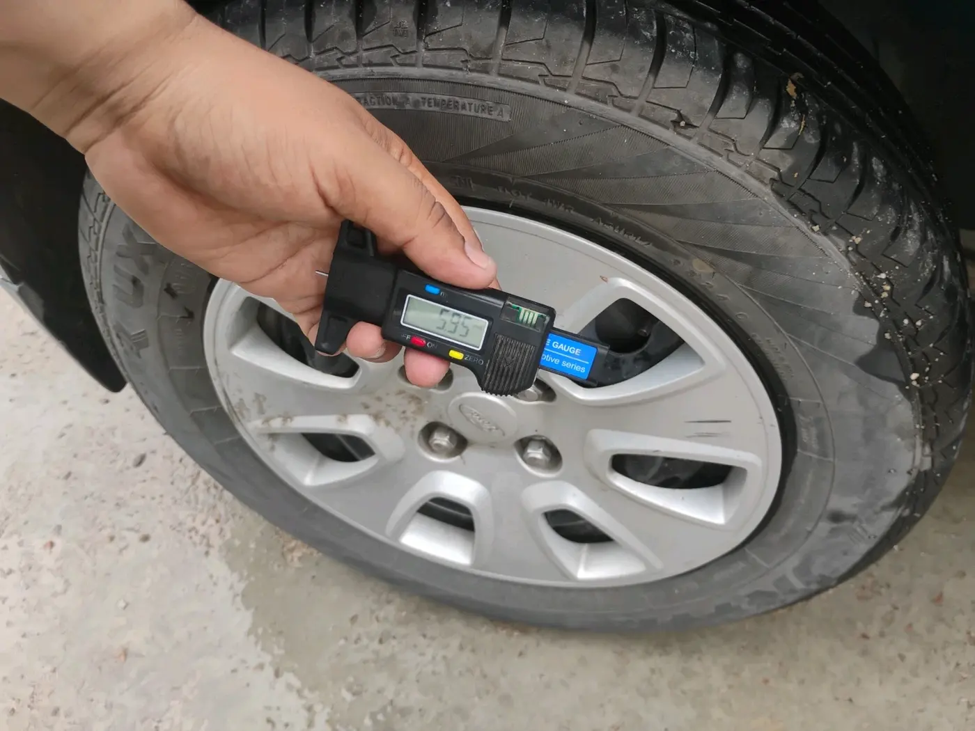 2018 Ford Ecosport TREND 1.5L PETROL, CNG, Manual, 55,804 km, tyre