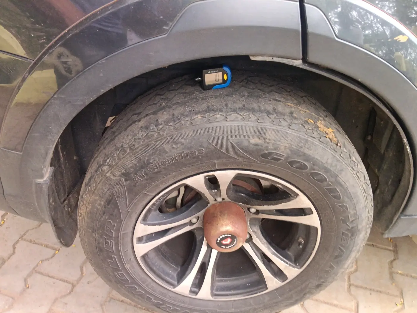 2020 Tata Hexa XMA 4X2 7 STR, Diesel, Automatic, 91,813 km, tyre
