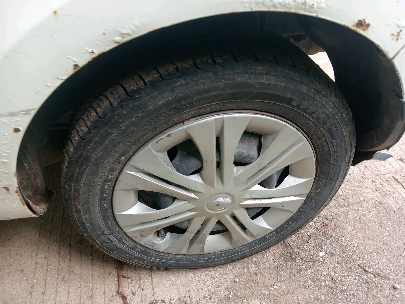2016 Tata Zest XM PETROL, Petrol, Manual, 75,749 km, tyre