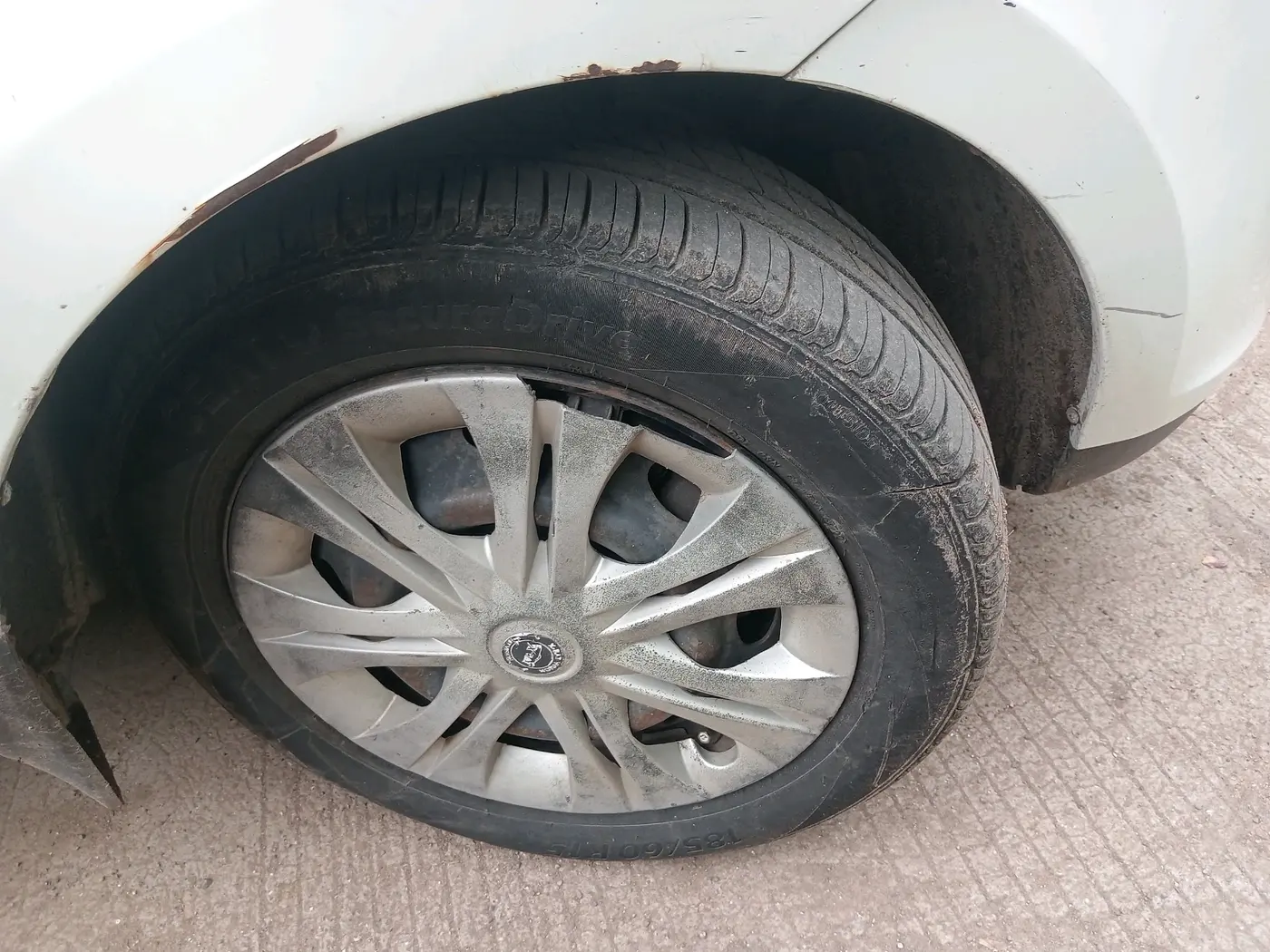 2016 Tata Zest XM PETROL, Petrol, Manual, 75,749 km, tyre