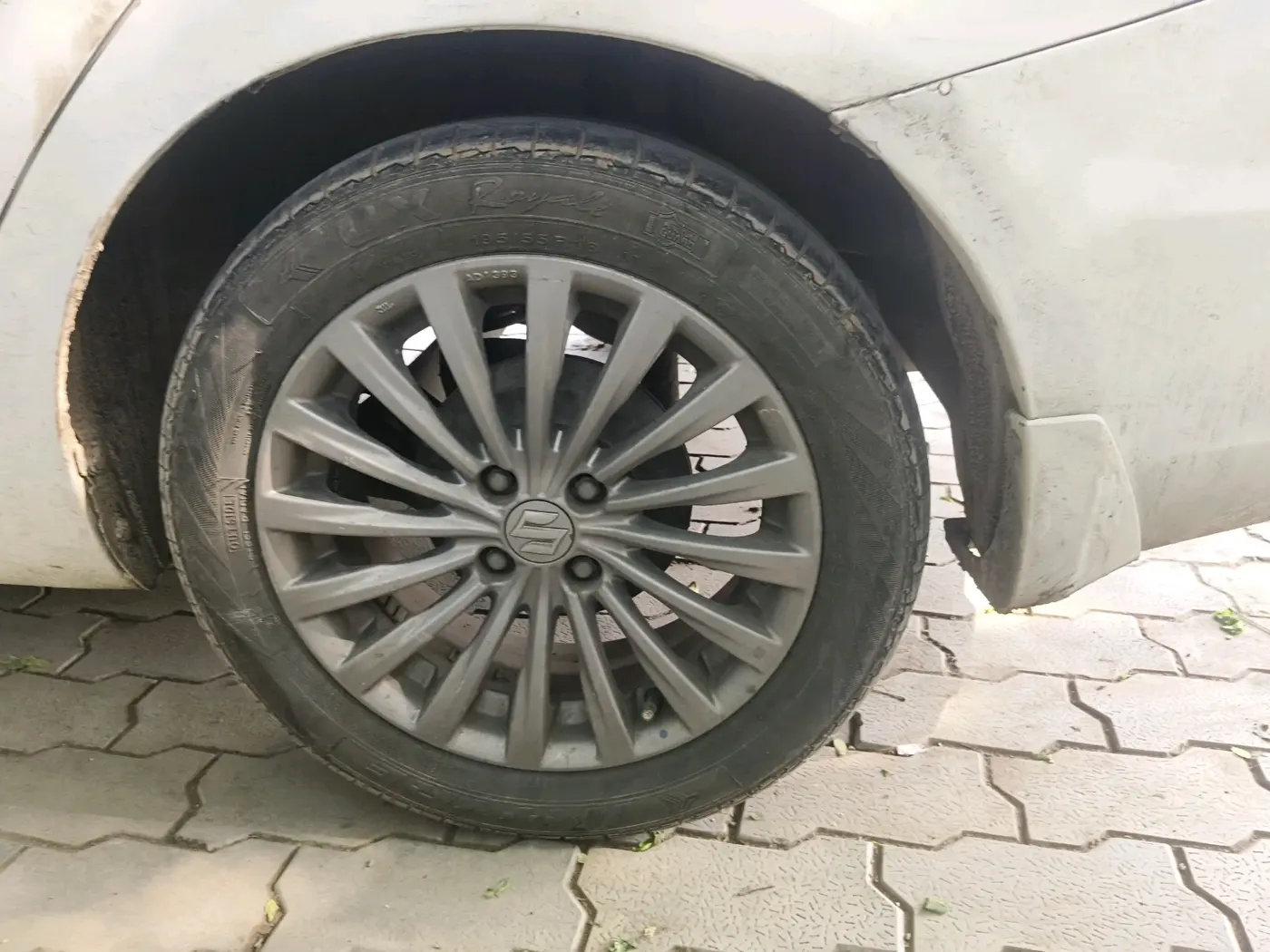2017 Maruti Ciaz ALPHA 1.4 PETROL, CNG, Manual, 1,51,585 km, tyre