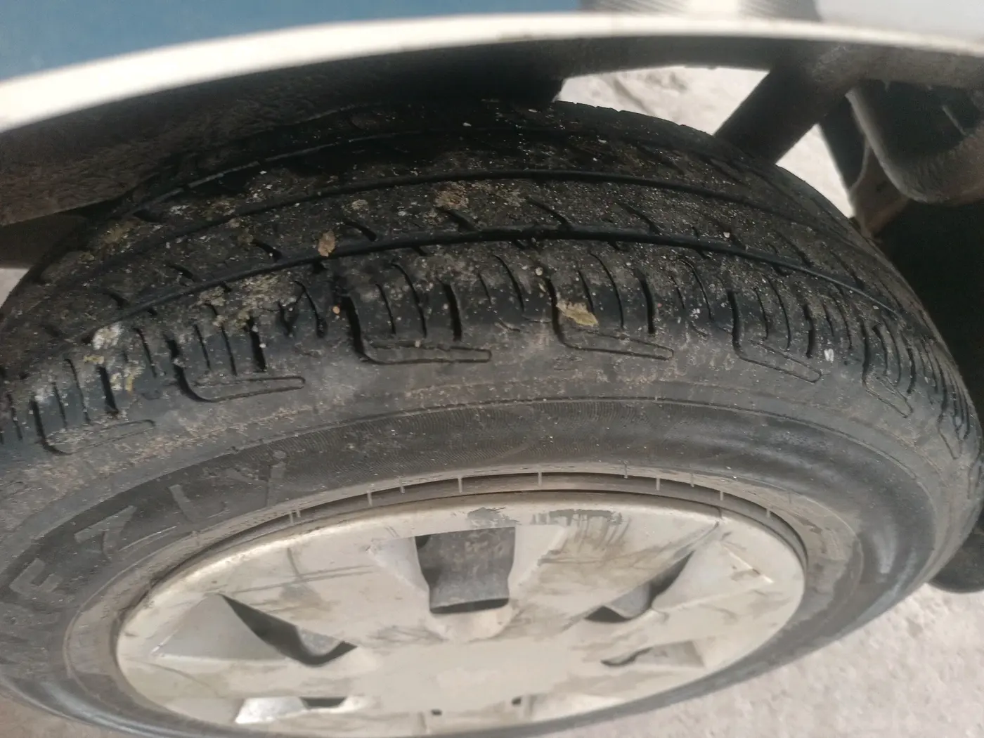 2017 Maruti Wagon R 1.0 LXI, Petrol, Manual, 77,621 km, tyre
