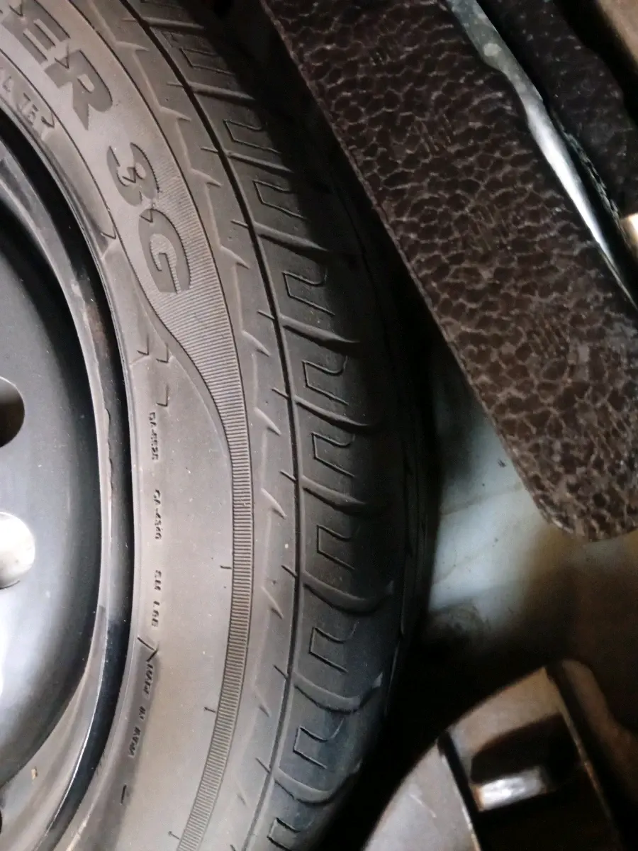 2013 Maruti Wagon R 1.0 VXI, Petrol, Manual, 1,01,083 km, tyre