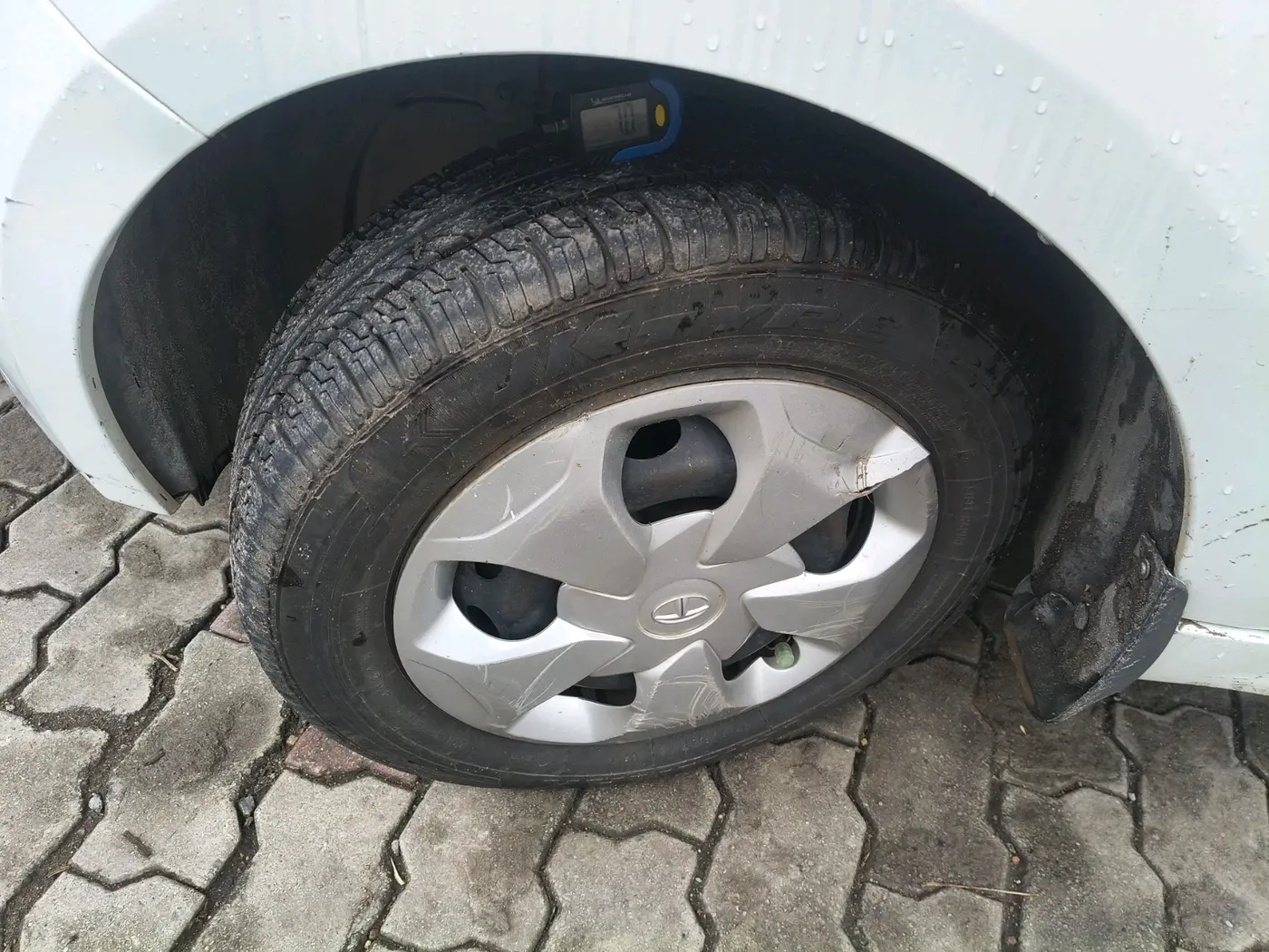 2018 Tata Tiago XT PETROL, Petrol, Manual, 32,902 km, tyre