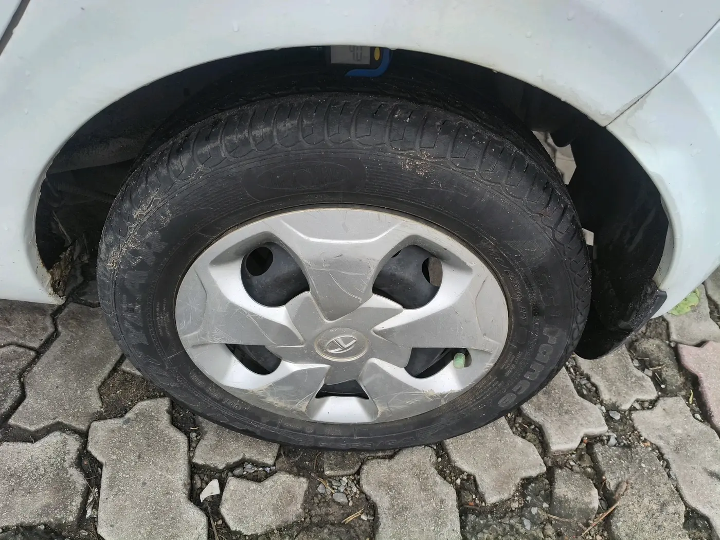 2018 Tata Tiago XT PETROL, Petrol, Manual, 32,902 km, tyre
