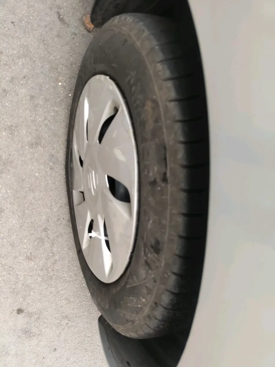 2015 Maruti Celerio ZXI AMT, Petrol, Automatic, 99,725 km, tyre