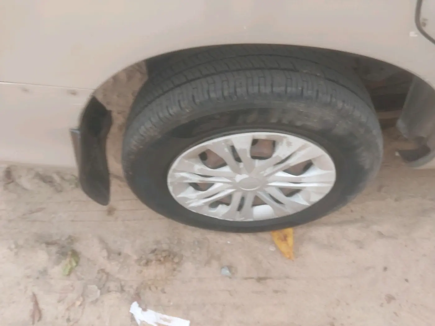 2012 Toyota Innova GX 2.5 7 STR, Diesel, Manual, 2,06,178 km, tyre