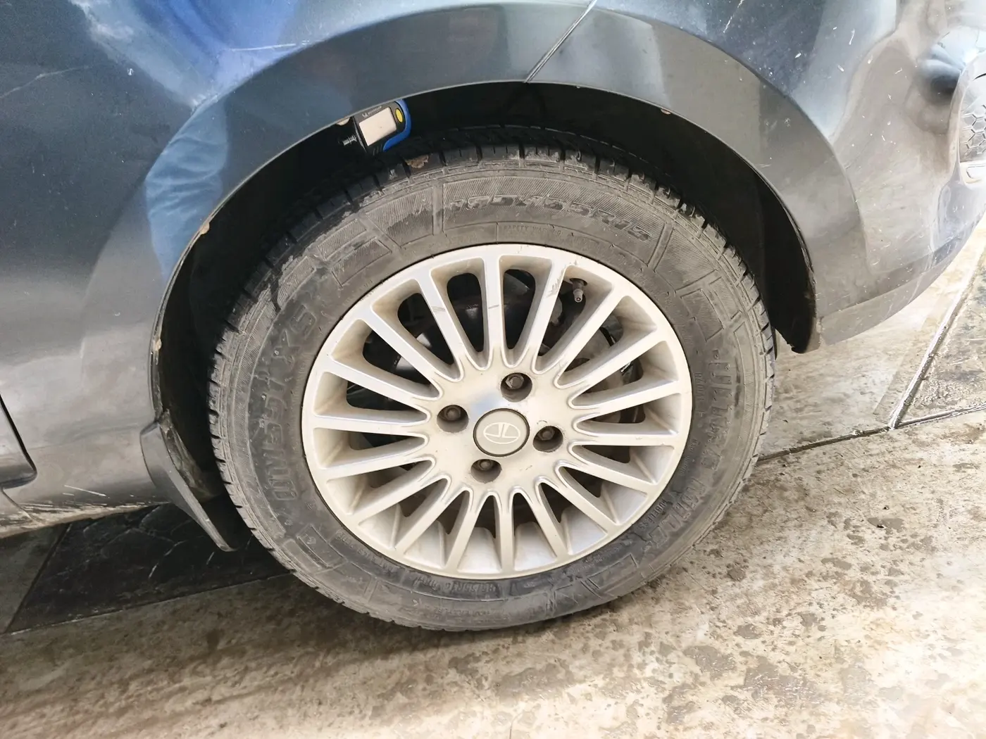 2015 Tata Zest XT PETROL, Petrol, Manual, 47,500 km, tyre