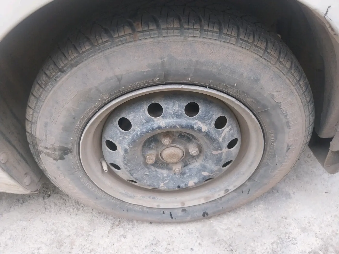 2011 Maruti Swift Dzire VXI, CNG, Manual, 98,022 km, tyre