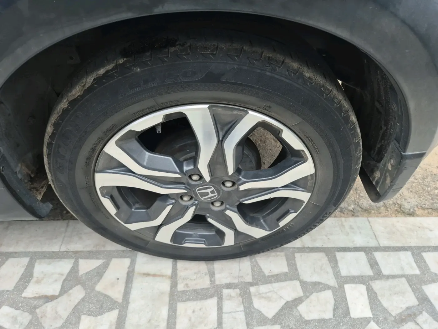2017 Honda WR-V 1.2L I-VTEC VX MT, Petrol, Manual, 61,401 km, tyre
