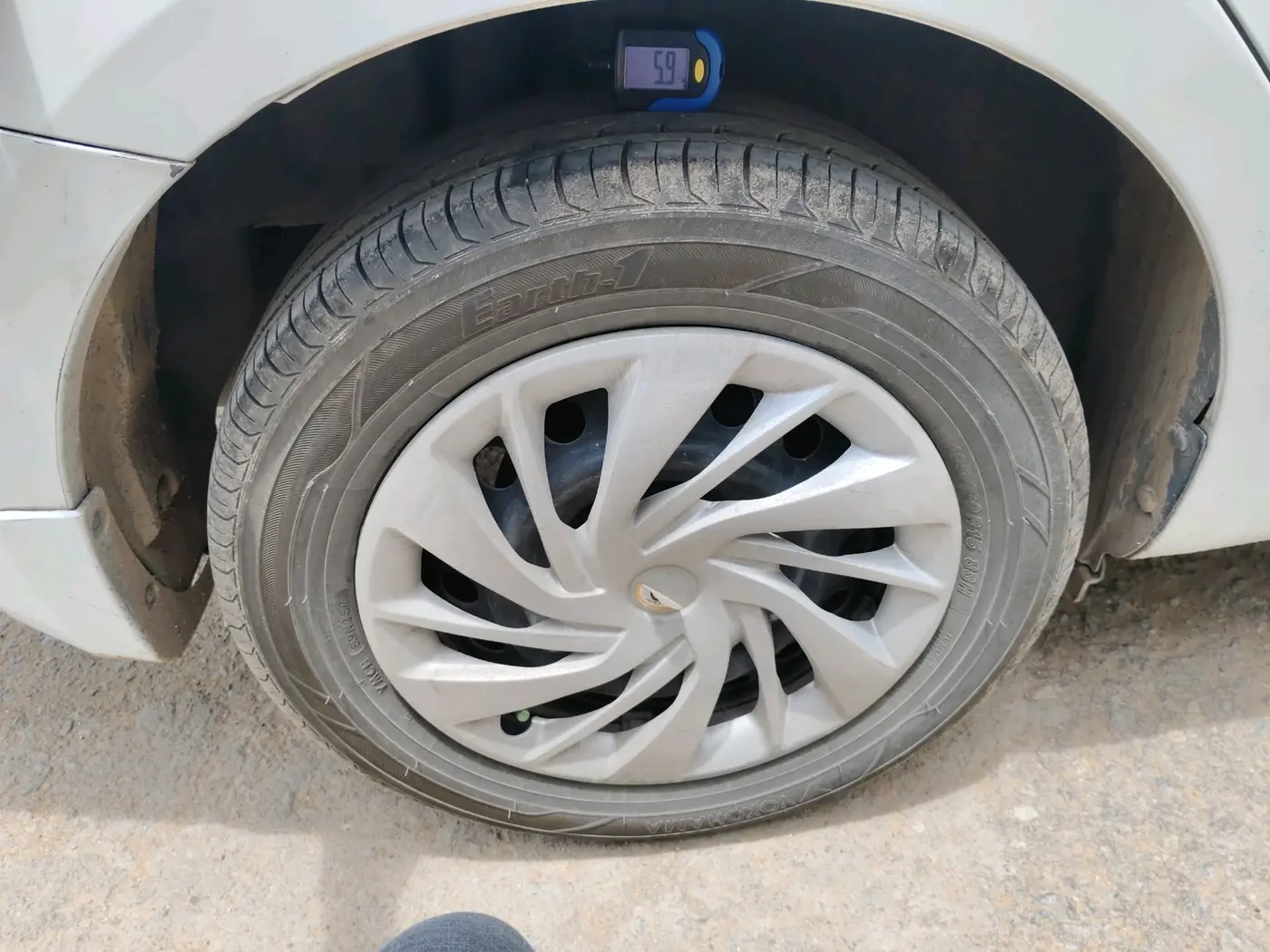 2016 Maruti Ciaz VXI+, Petrol, Manual, 57,014 km, tyre