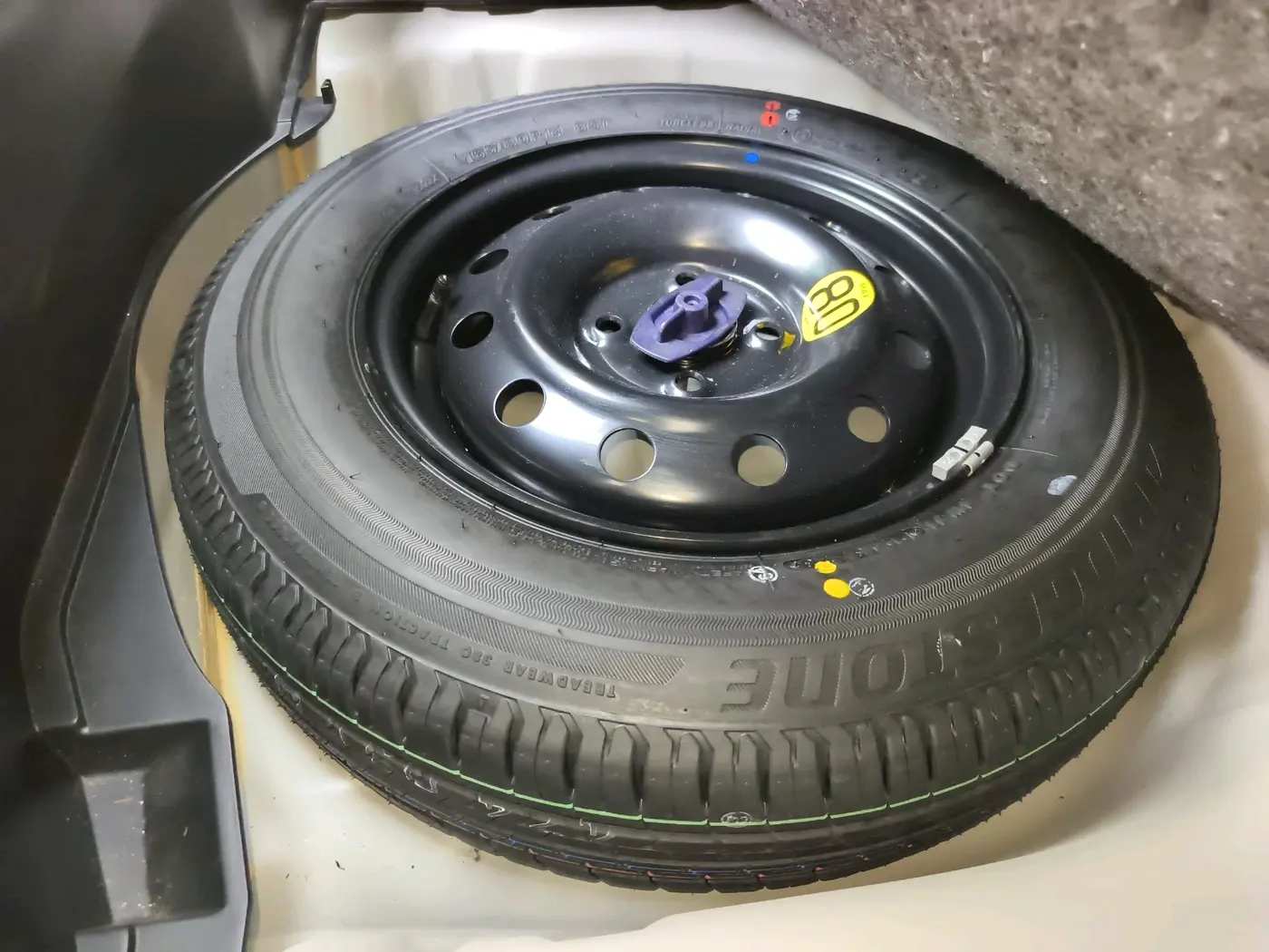 2023 Maruti Swift ZXI, Petrol, Manual, 6,446 km, tyre