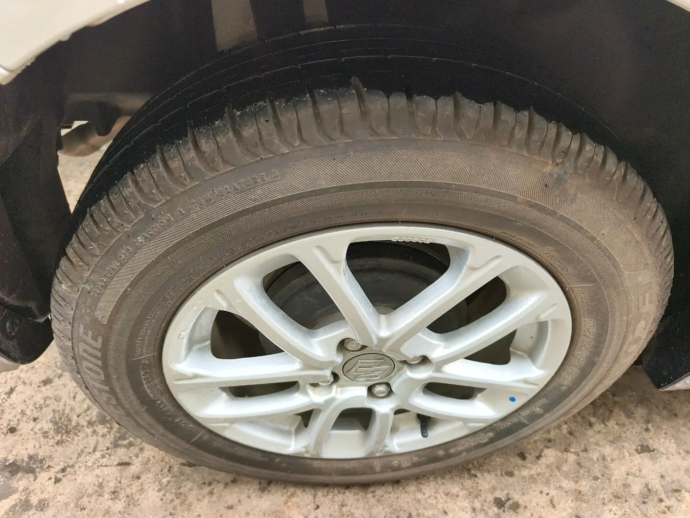 2023 Maruti Swift ZXI, Petrol, Manual, 6,446 km, tyre