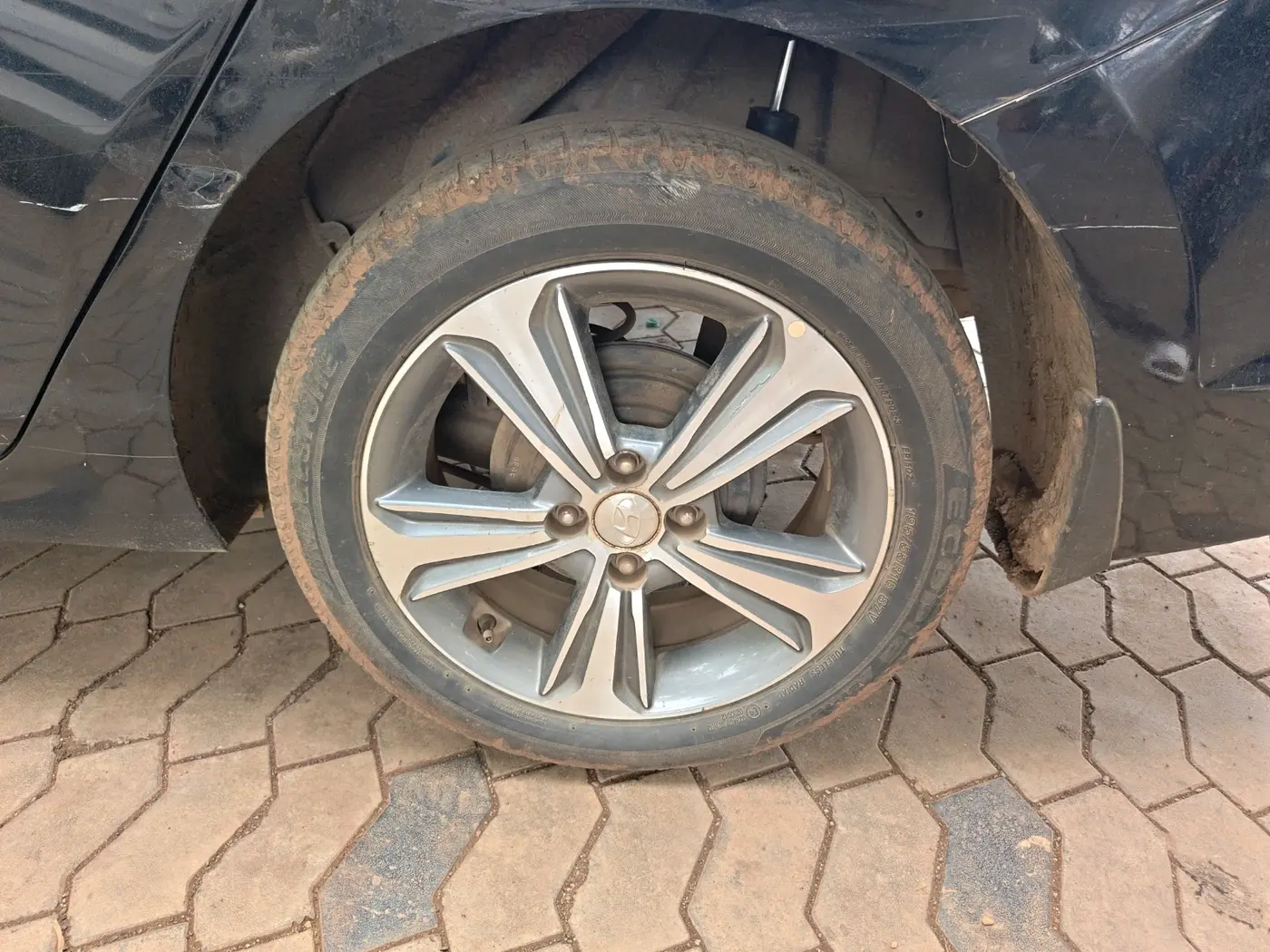 2018 Hyundai Verna 1.6 VTVT SX O, Petrol, Manual, 78,279 km, tyre