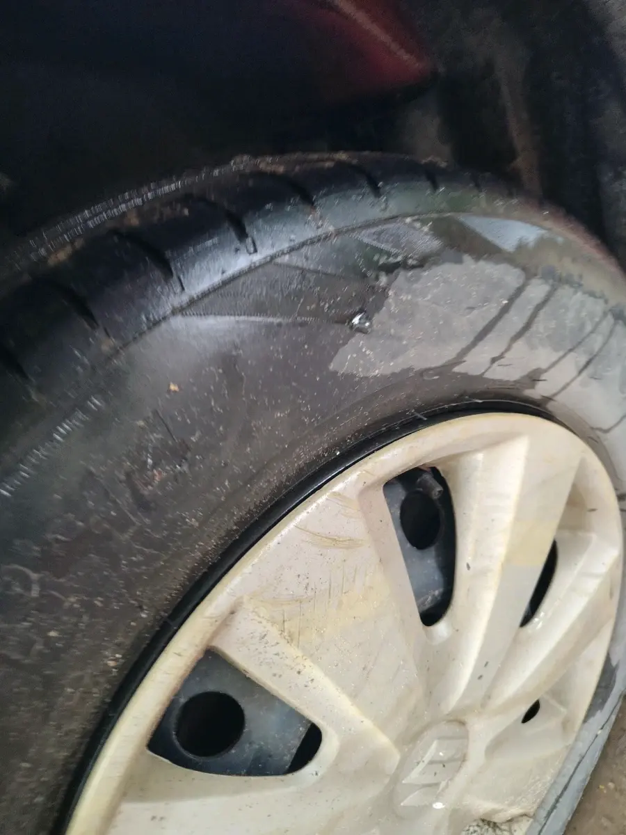 2011 Maruti Swift Dzire VXI, Petrol, Manual, 99,089 km, tyre