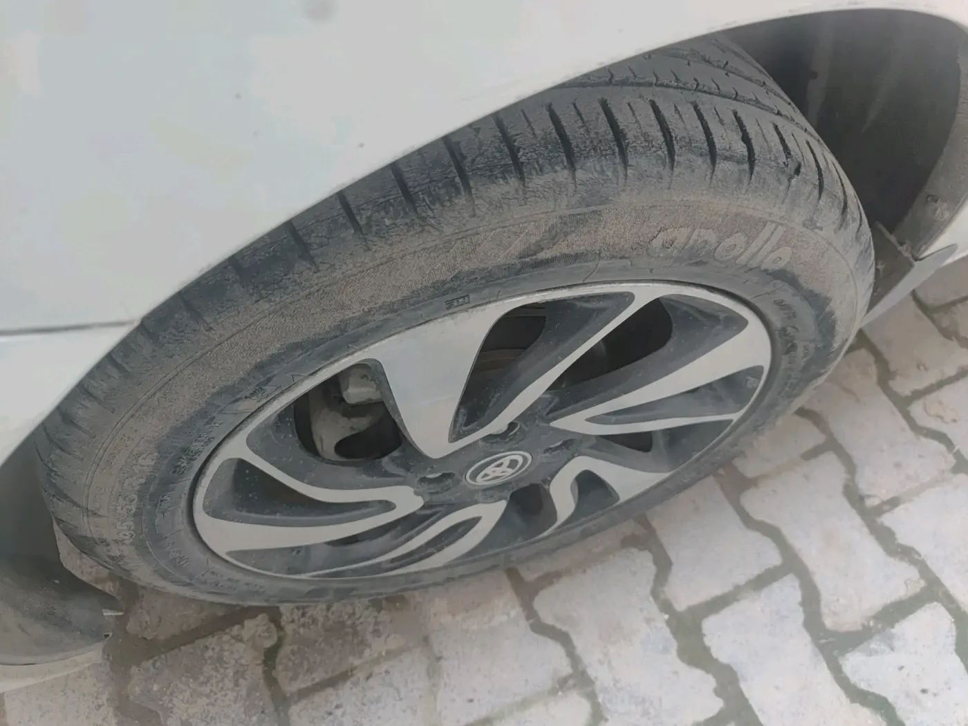 2020 Toyota Glanza V CVT, Petrol, Automatic, 32,836 km, tyre