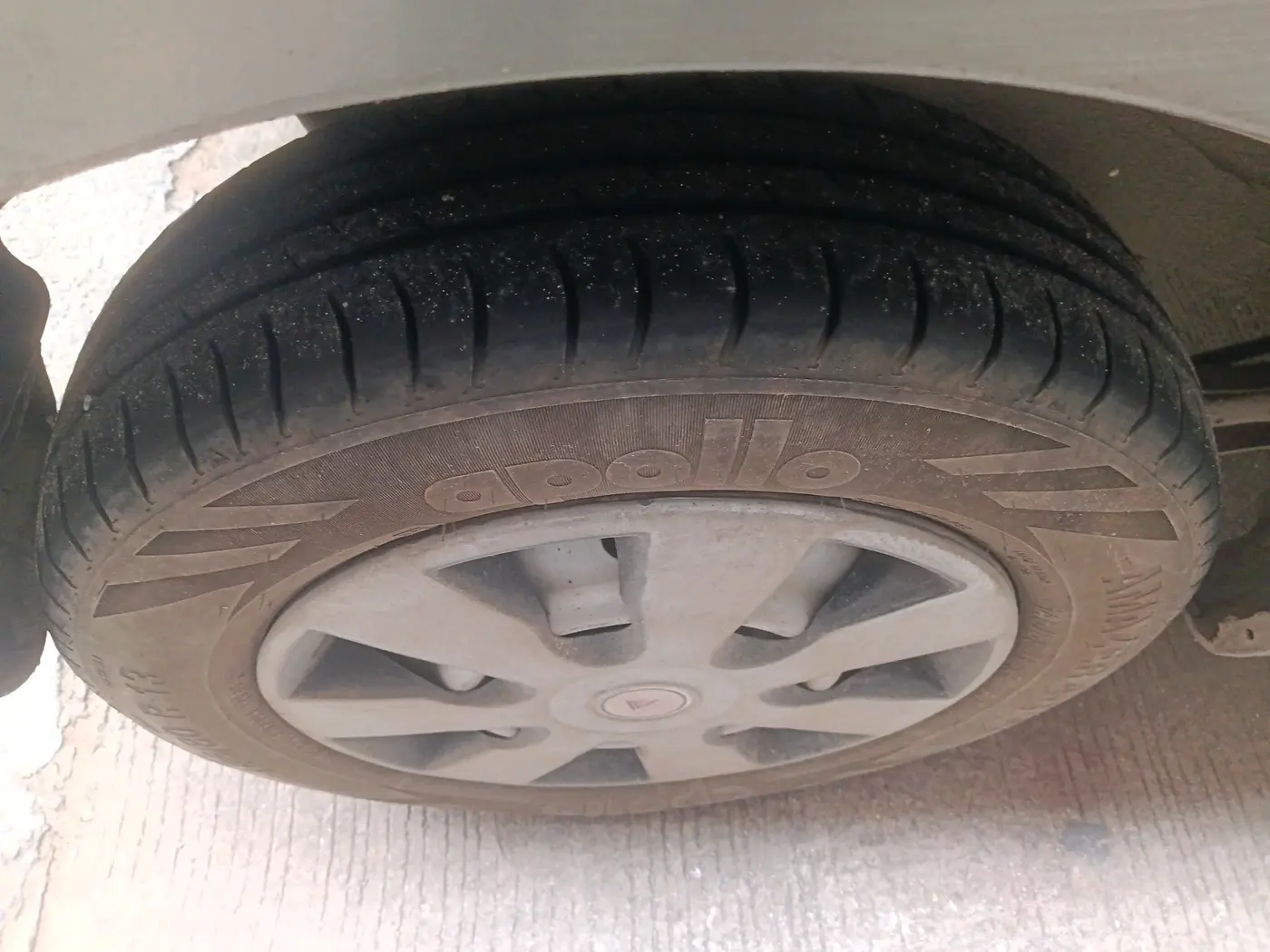 2018 Maruti Wagon R 1.0 LXI CNG, CNG, Manual, 1,21,875 km, tyre