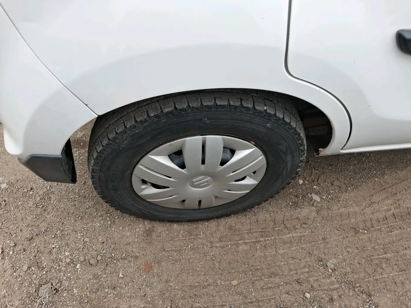 2017 Maruti Alto 800 LXI, CNG, Manual, 79,029 km, tyre