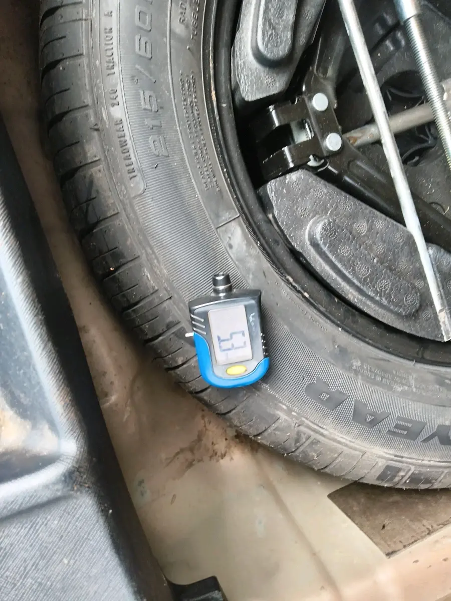 2019 Tata NEXON XZA PLUS DIESEL, Diesel, Automatic, 1,64,940 km, tyre