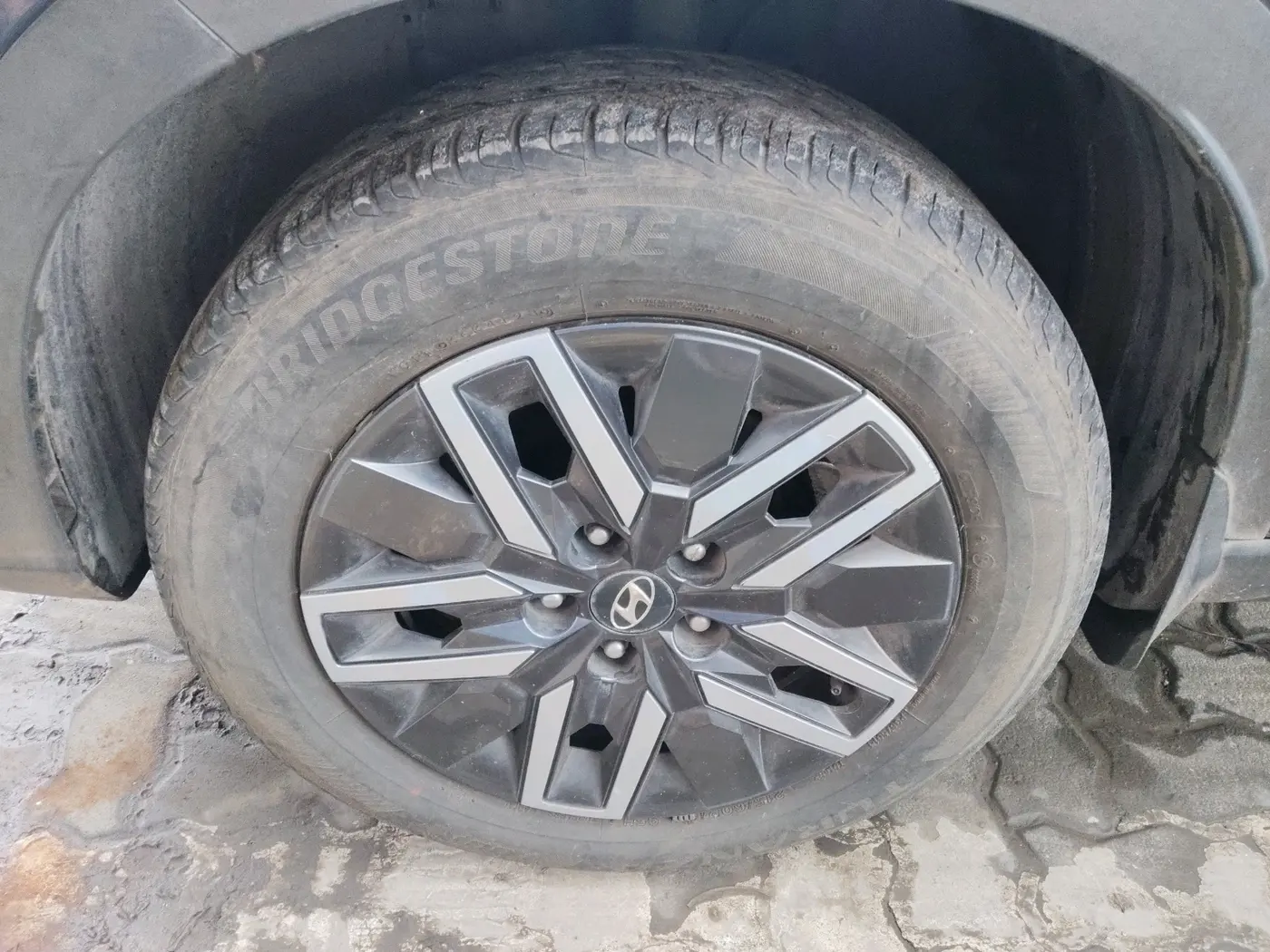 2021 Hyundai VENUE SX 1.5 CRDI, Diesel, Manual, 1,07,740 km, tyre