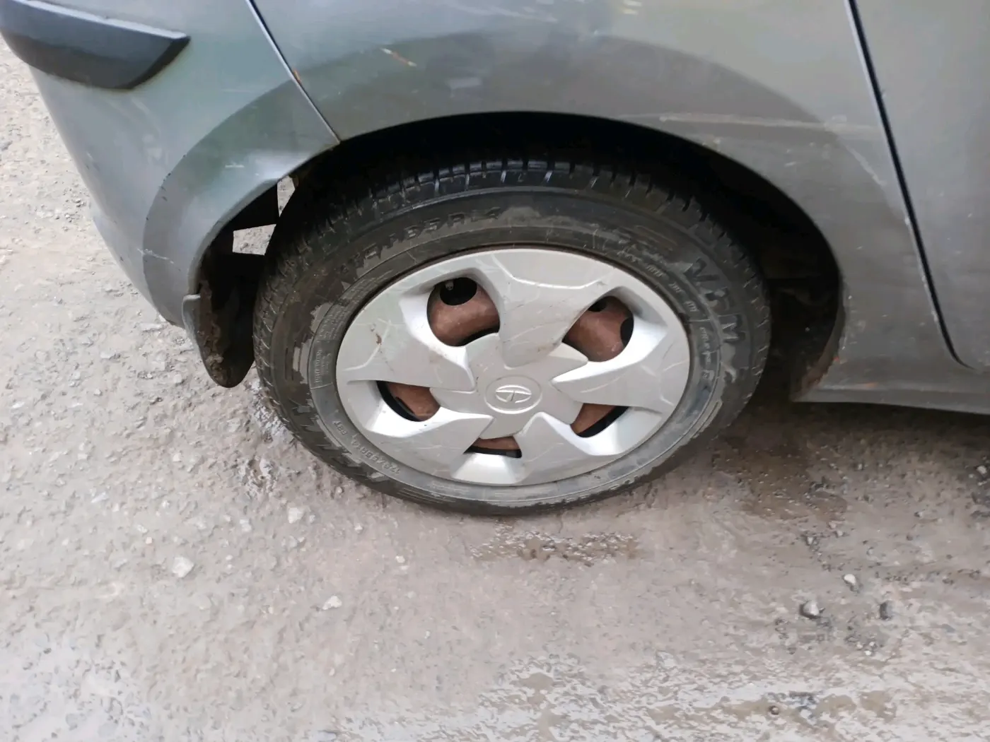 2018 Tata Tiago XT PETROL, Petrol, Manual, 54,756 km, tyre