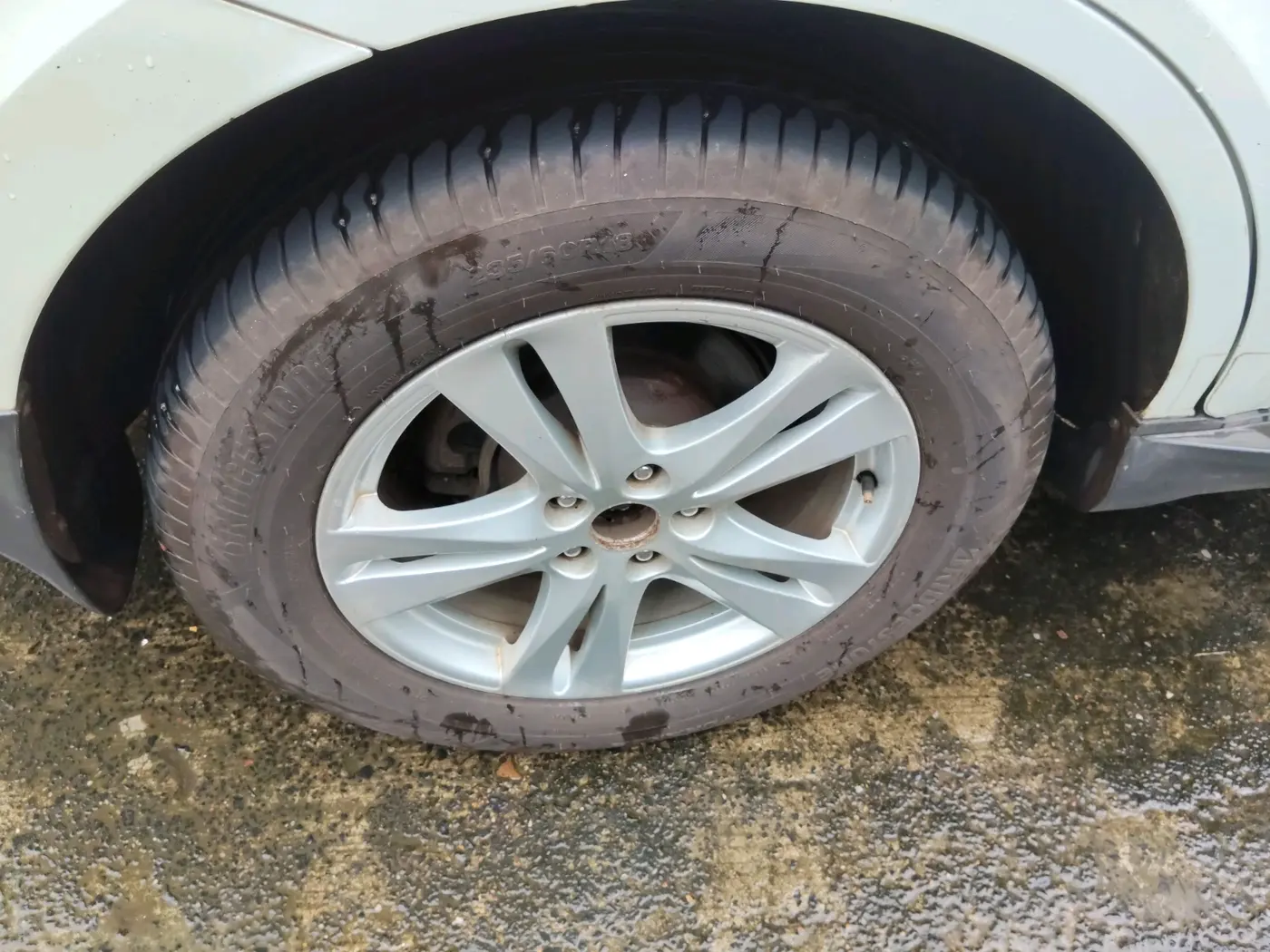 2013 Hyundai Santa Fe 4 WD, Diesel, Manual, 1,48,167 km, tyre