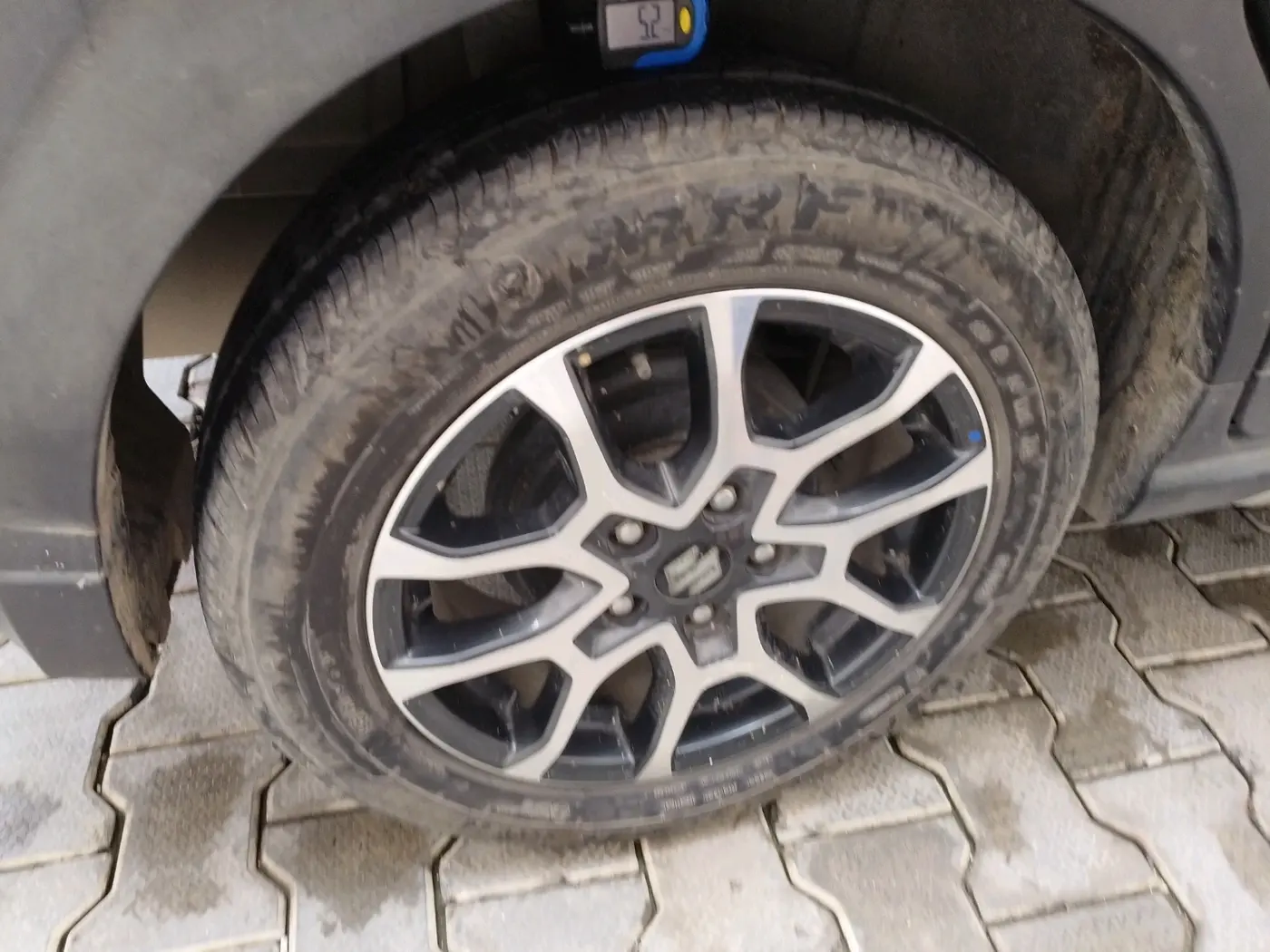 2023 Maruti XL6 ZETA AT, Petrol, Automatic, 35,148 km, tyre
