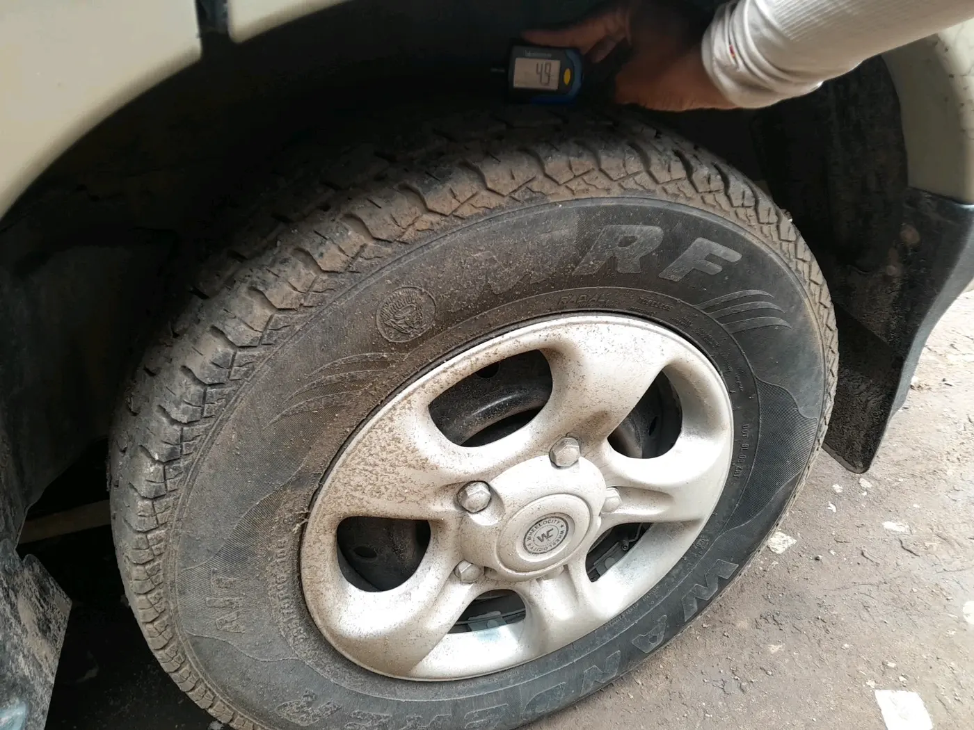 2014 Mahindra Scorpio SLE, Diesel, Manual, 1,04,000 km, tyre