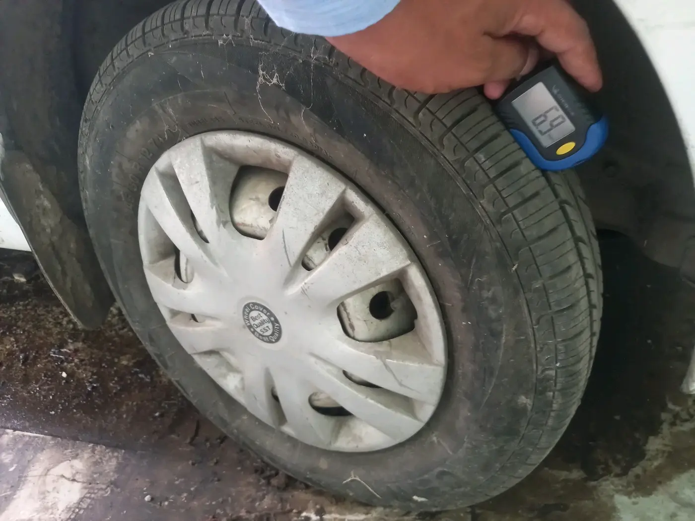 2011 Maruti Alto LXI CNG, CNG, Manual, 49,618 km, tyre