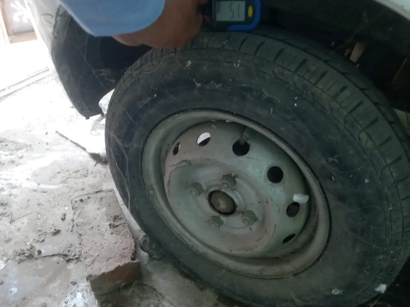 2011 Maruti Alto LXI CNG, CNG, Manual, 49,618 km, tyre