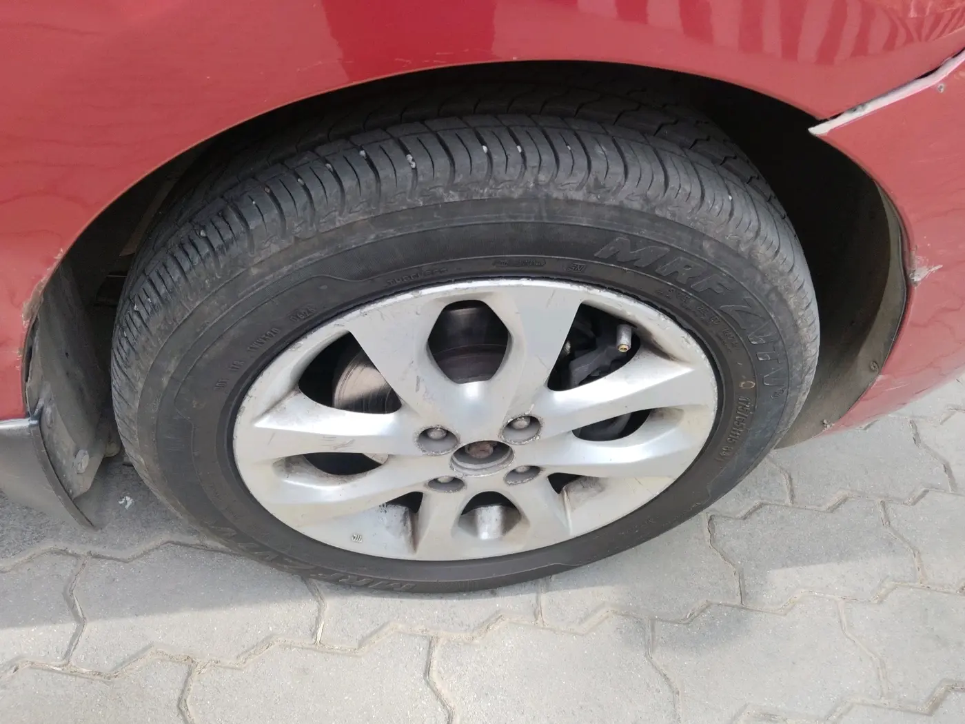 2014 Nissan Micra XV CVT, Petrol, Automatic, 64,857 km, tyre