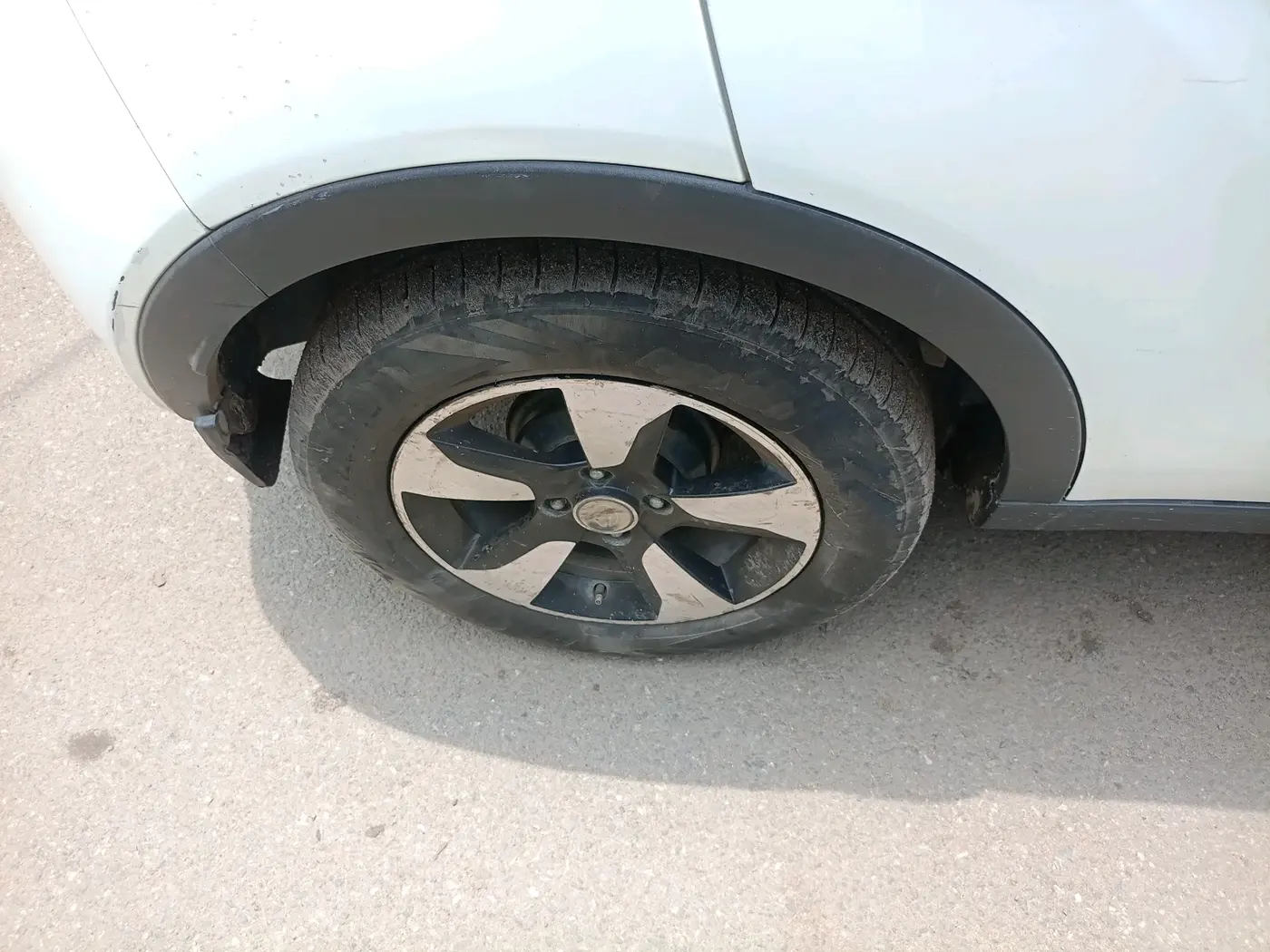 2018 Tata NEXON XZ PLUS DIESEL DUAL TONE, Diesel, Manual, 1,18,839 km, tyre