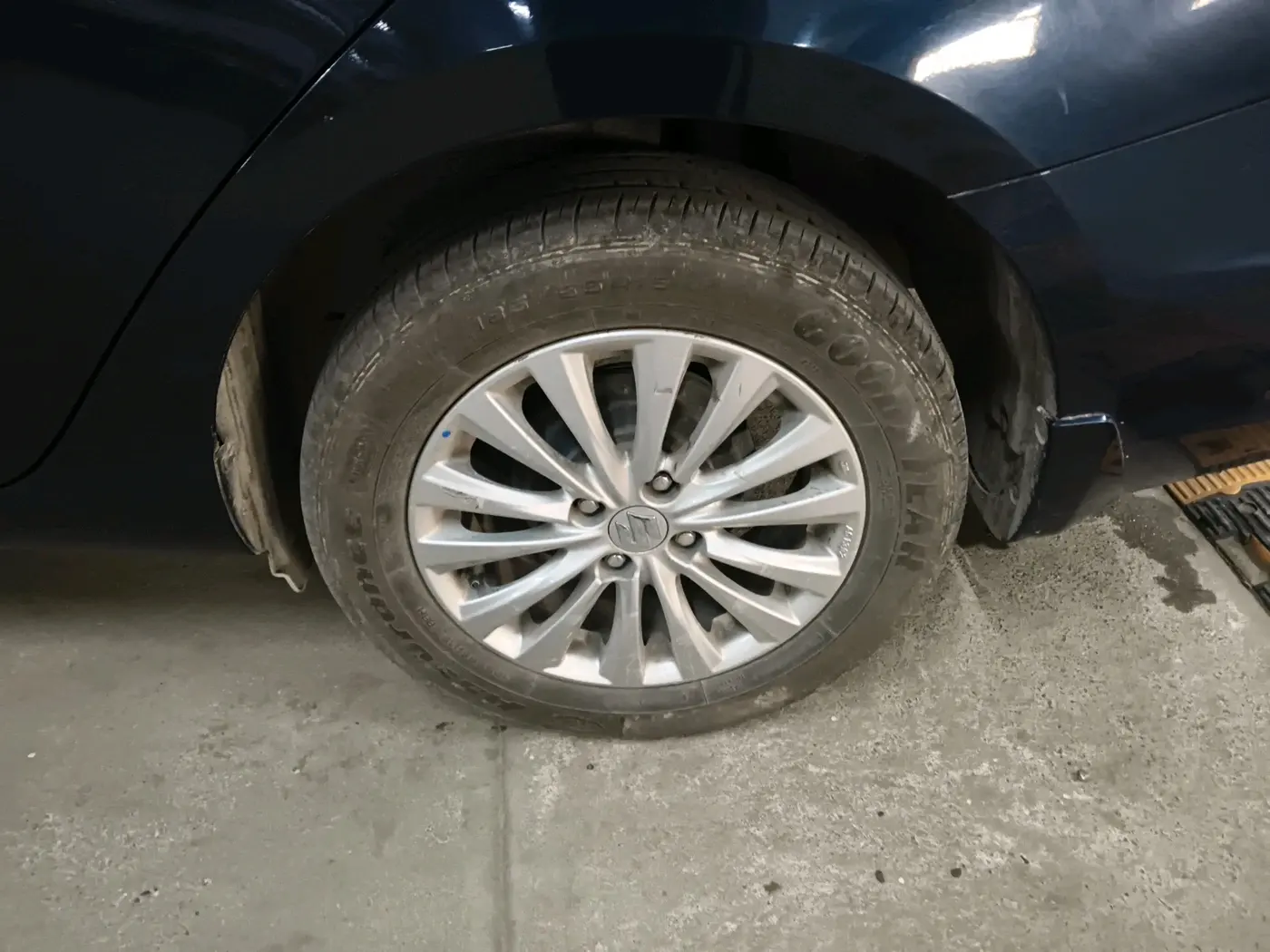 2022 Maruti Ciaz ZETA 1.5 SHVS MT PETROL, Petrol, Manual, 25,626 km, tyre