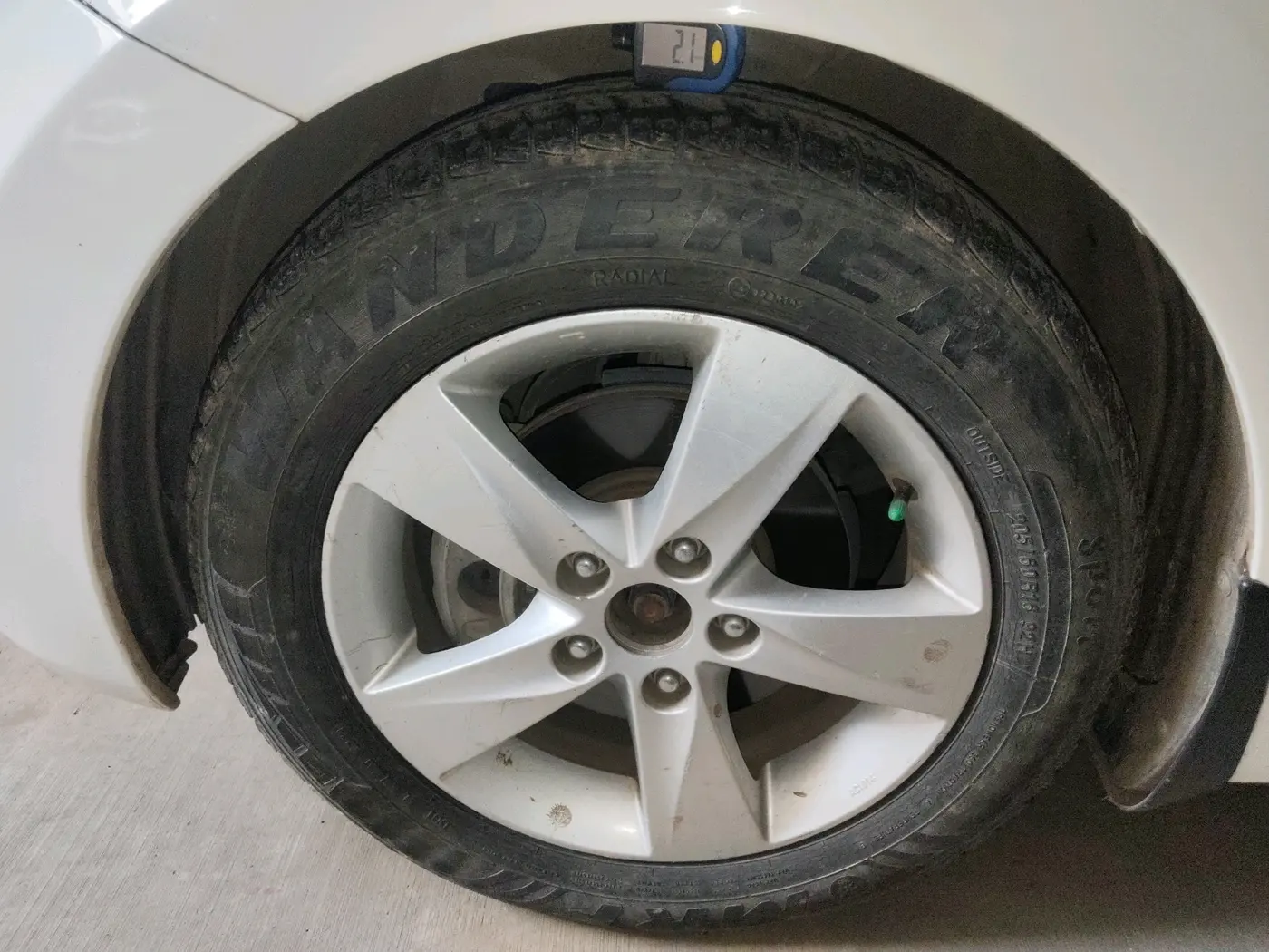 2014 Hyundai New Elantra 1.6 SX MT DIESEL, Diesel, Manual, 1,02,196 km, tyre