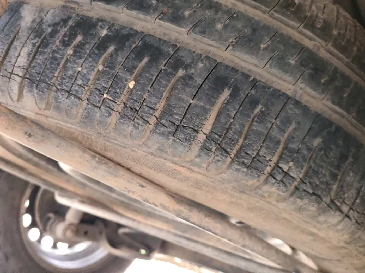 2012 Maruti Ertiga VDI, Diesel, Manual, 2,08,531 km, tyre