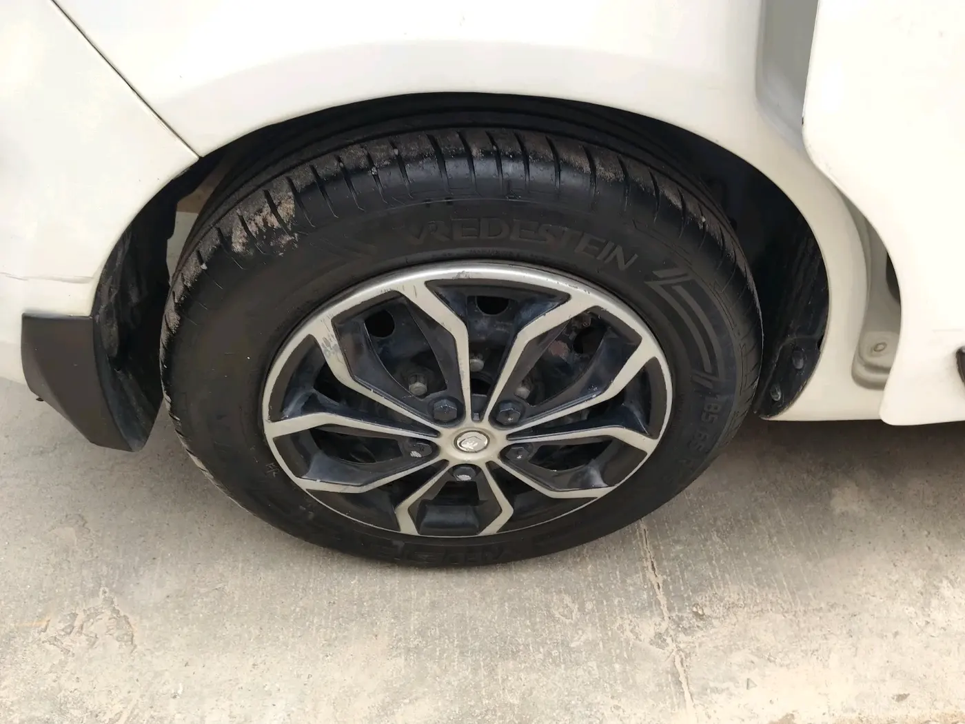 2012 Maruti Ertiga VDI, Diesel, Manual, 2,08,531 km, tyre