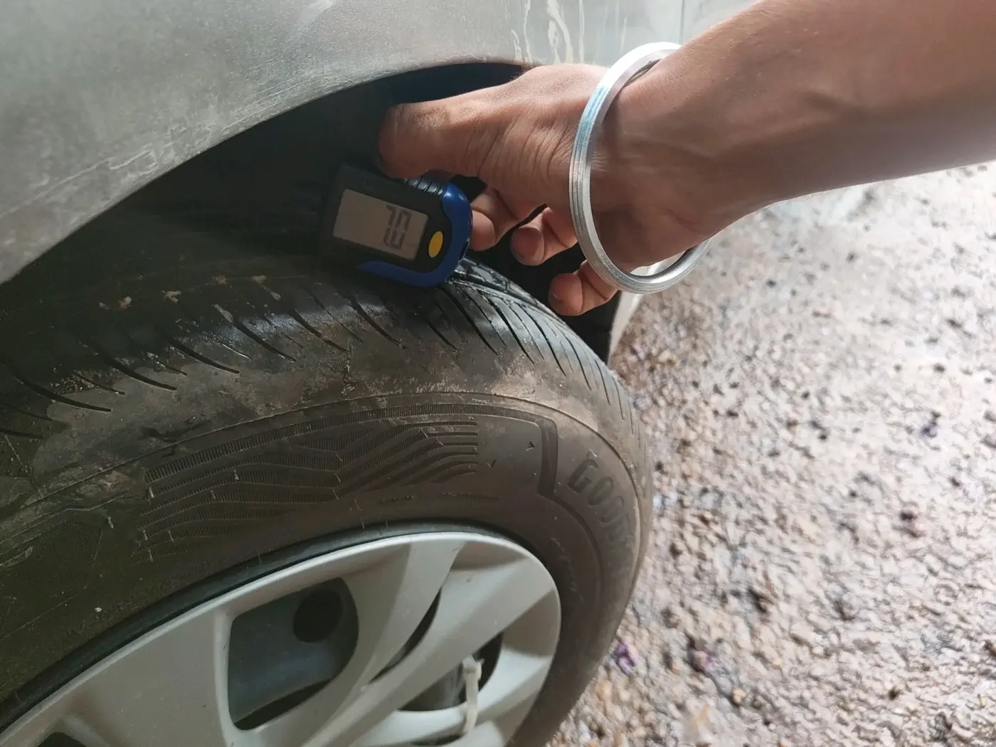 2022 Maruti Dzire VXI, Petrol, Manual, 60,323 km, tyre