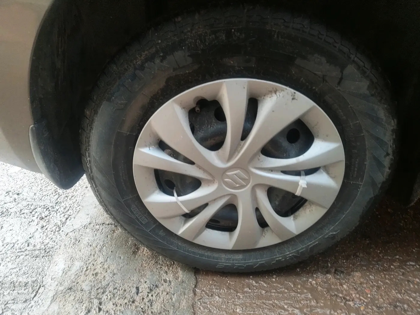 2022 Maruti Dzire VXI, Petrol, Manual, 60,323 km, tyre