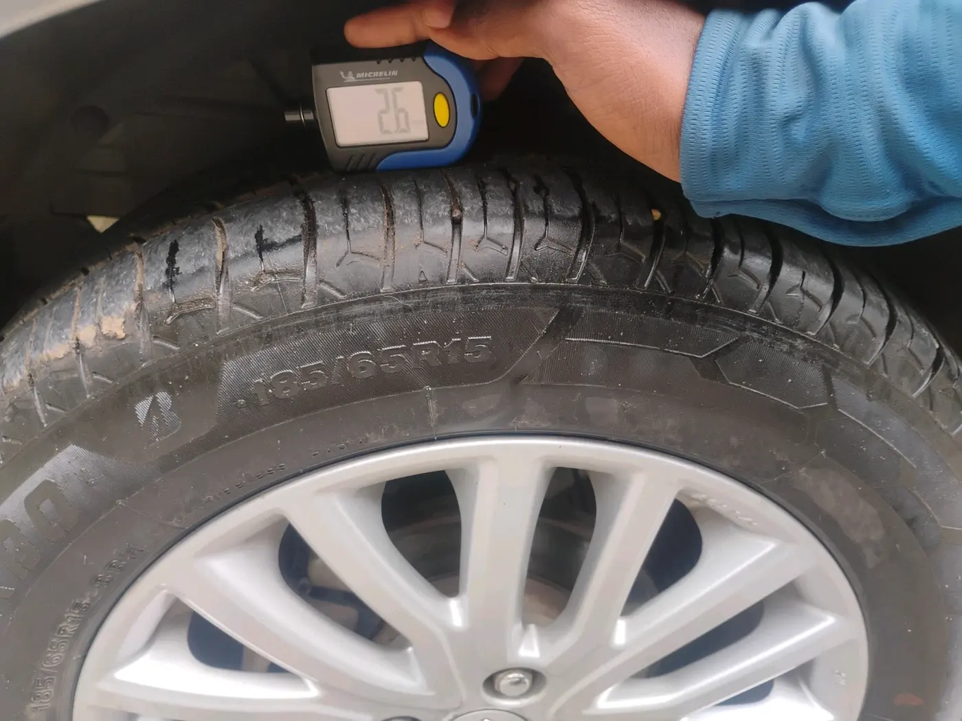 2019 Maruti Dzire ZXI, Petrol, Manual, 1,25,479 km, tyre