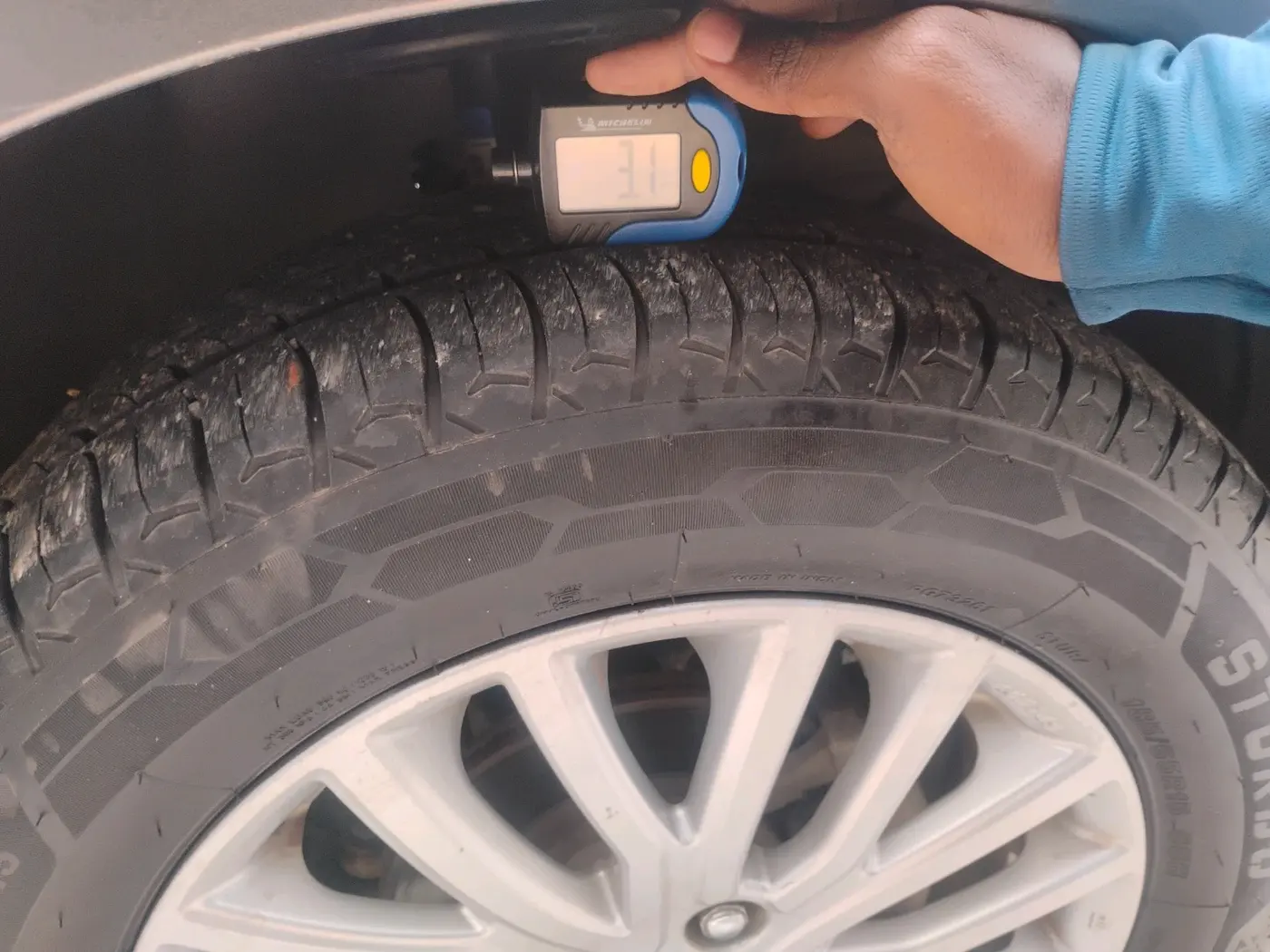 2019 Maruti Dzire ZXI, Petrol, Manual, 1,25,479 km, tyre